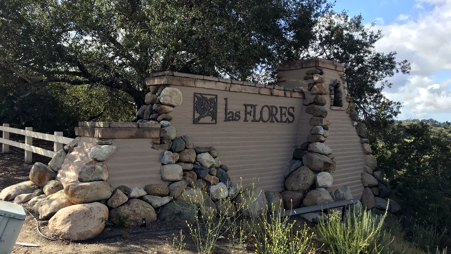 The Las Flores entry monument — Las Flores, Orange County