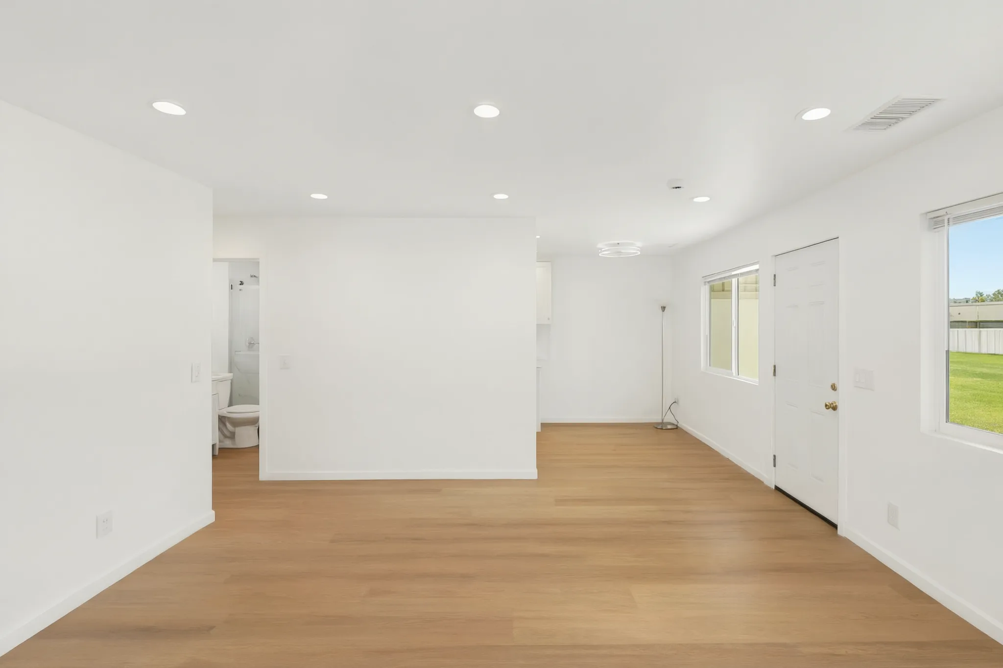 Detached ADU — living room and hall to the bath, Buena Park, Avorino