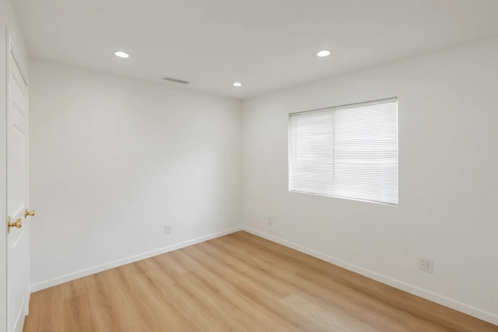 Detached ADU — bedroom, Buena Park, Avorino
