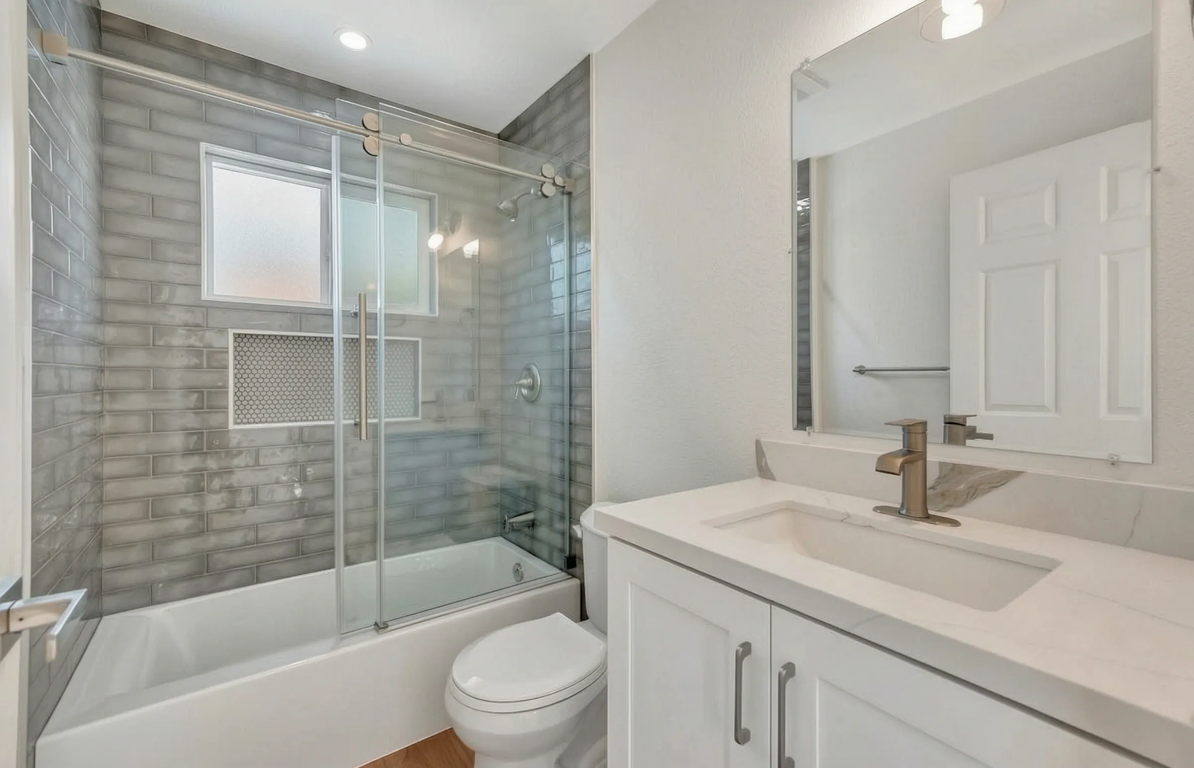 The finished bath in the Santa Ana new construction built by Avorino