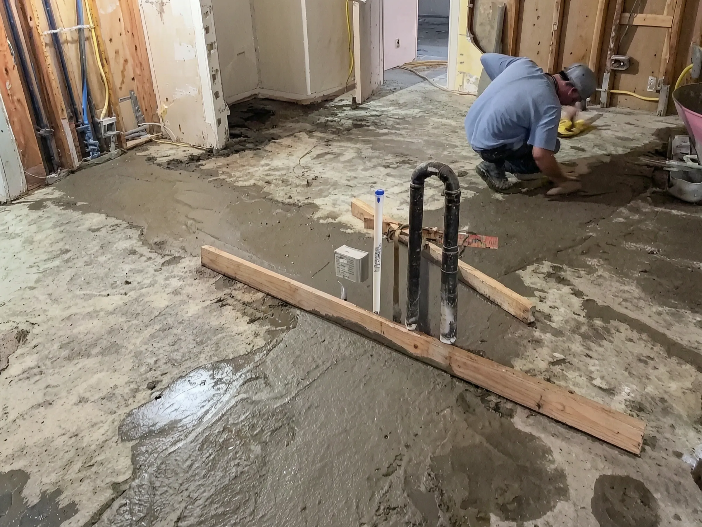 The floor patched and levelled. Kitchen remodel, Orange, by Avorino.